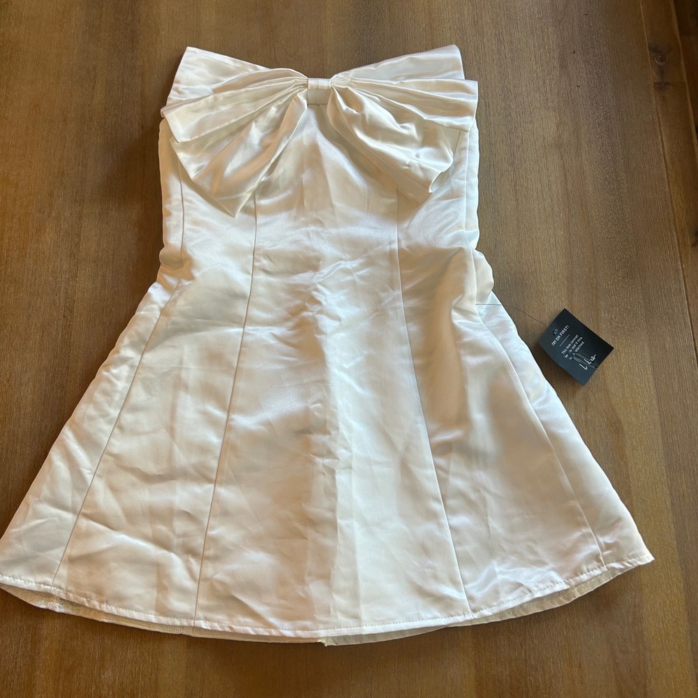 Lulus White Satin Strapless‎ Bow Front Mini Dress Formal Party Size M